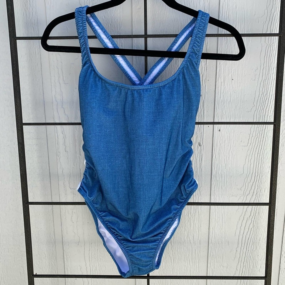Venus One‎ Piece Swimsuit. Women's Size 8